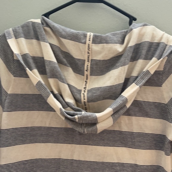 Cute Roxy pull over - Picture 16 of 16